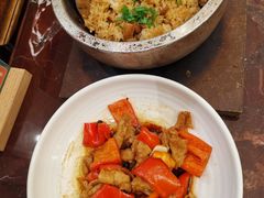 当红小炒肉石锅饭-新白鹿餐厅(爱琴海购物中心店)