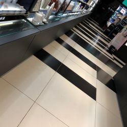 点击看大图 店内环境-丝芙兰Sephora