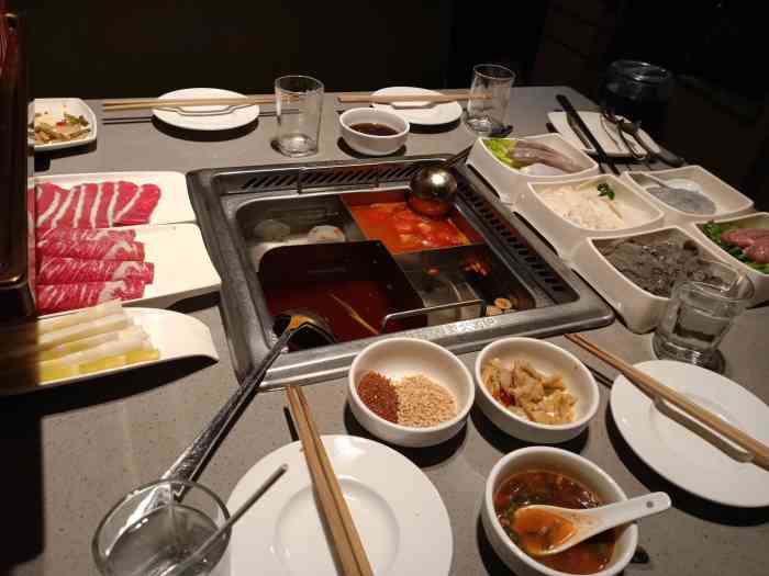 海底捞火锅(友谊阳光城店)-"好久都没有吃海底捞了,记得2020年吃的.