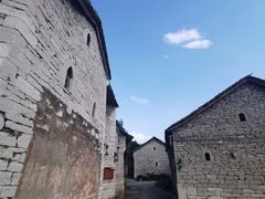 -高荡千年布依古寨旅游景区