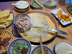 -洱火云南酸菜牛肉火锅(石景山当代商城店)