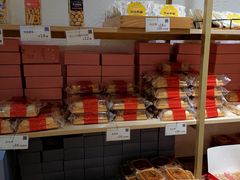 -顶东面包花园·生日蛋糕(世博店)