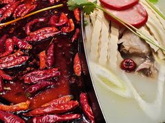 骨汤鸳鸯锅-川中故事·成都老火锅(东书房店)