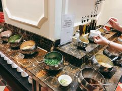 自助调料区-一哥澳门豆捞 · 十七年经典澳门火锅(四季天地店)