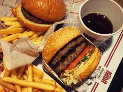 -The Habit Burger Grill 哈比特汉堡(复兴soho店)