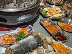 -围炉肉舍•炭烤活鳗•丹东海鲜烤肉(步行街店)