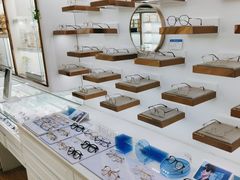 -翰佐蔡司小乐圆·依视路星趣控·暴龙眼镜折扣店