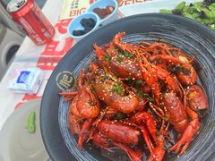 -肥肥虾庄·金牌油焖大虾(汉街SKP店)