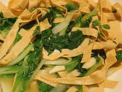 -鱼鲜饭香·招牌汽锅剁椒鱼头王