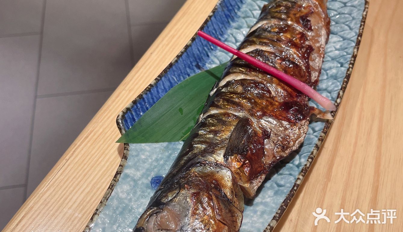 18元/个，年糕绵软，海苔咬不动，年糕里的芝士很腻