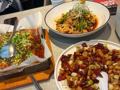 -有红鸡毛店·川菜(建设路店)