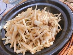 砂锅白芹-八张桌子(老店)