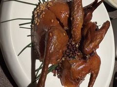 贡椒脆皮乳鸽-一川二水•粤川醉(CP静安店)