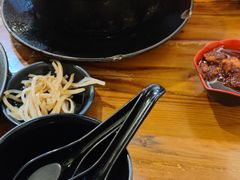 -丽虹云南过桥米线(兴工街店)