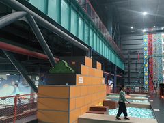 -极限PLAY运动娱乐新世界·团建派对潮玩休闲馆·室内蹦极高空游乐园