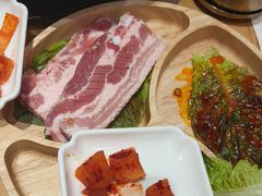 -青瓦餐厅·生鱼片·韩园烤肉(西塔店)