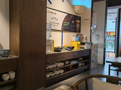 -尚尚仙·酸汤猪手·猪肚鸡火锅(华联万柳购物中心店)