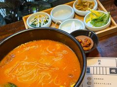 -银米·云南传统过桥米线(双廊黑金冠店)