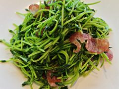 鸡油腊味炒豆苗-潮界(大学路店)