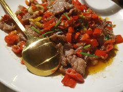 小炒黄牛肉-吴越荣记苏州菜·松鼠桂鱼(月光码头店)