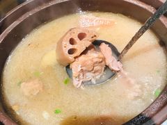 洪湖藕汤-小凤庭·地道湖北菜武昌鱼·藕汤(38年黄鹤楼店)
