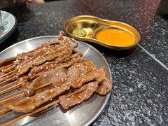 -何妹湿辣牛肉·粤式烧烤砂煲(桂雅路店)