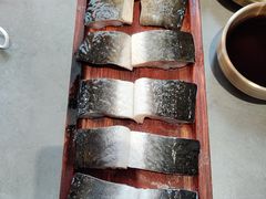 -围炉肉舍•炭烤活鳗•丹东海鲜烤肉(步行街店)