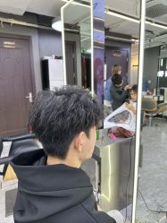 -藤野造型烫发染发