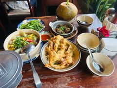 -Cuc Gach Quan Restaurant