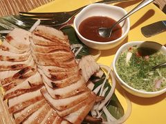 碳烤猪颈肉-瓦城泰国料理(芮欧百货店)
