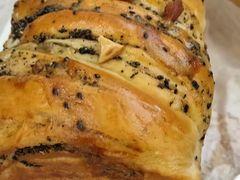 坚果吐司-法诗甜蛋糕店(皇姑大润发店)