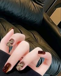 -桃色美甲沙龙