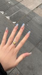 -花岐款式专研健康美甲沙龙