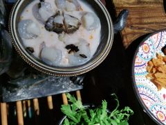 -老牌坊云南鱼豆花火锅(哈西万达店)
