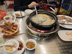 -鹏鹏虾庄·创新土鸡火锅(坪山高铁站店)