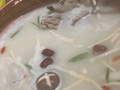-三人行骨头王火锅(长寿店)