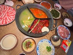 -巴卤社老火锅(财富店)