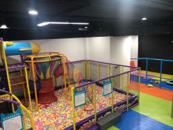 -蹦贝运动中心·蹦床·攀岩·闯关(龙岗店)