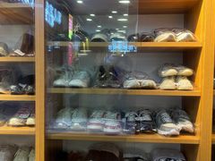 -莱靓奢侈品洗护改衣店(新世界百货崇文店)