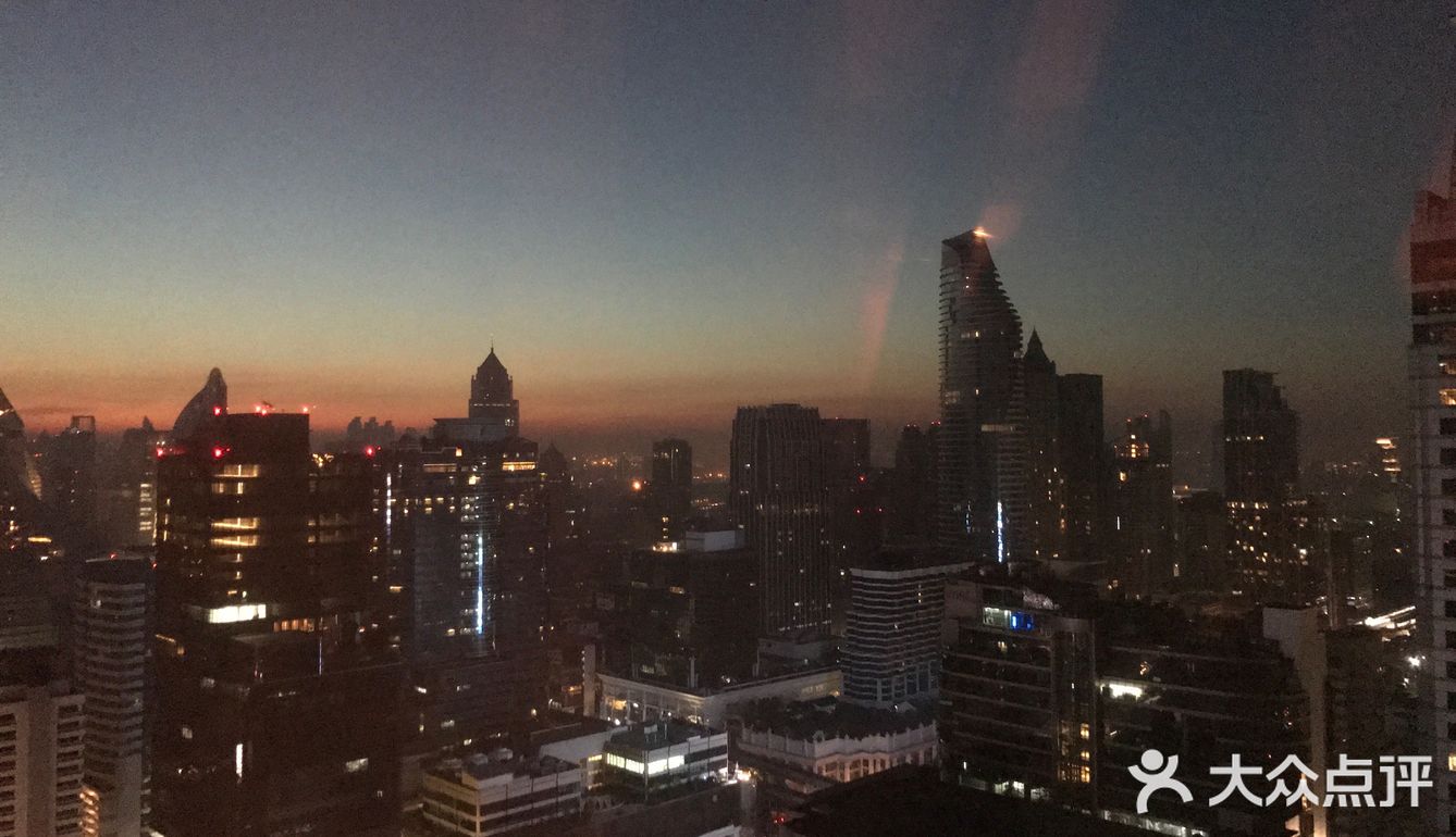 曼谷的夜市应该要去逛的[糖果]