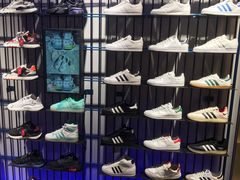 -阿迪达斯(武林银泰三叶草店)