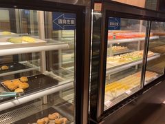 面包甜点陈列柜-德得轩烤涮一体自助餐厅(王府井店)