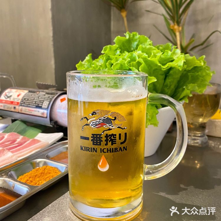 喝喝小酒撸个串•这家烤场挺赞的呀