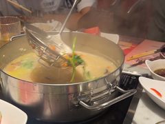 -尚尚仙·酸汤猪手·猪肚鸡火锅(华联万柳购物中心店)