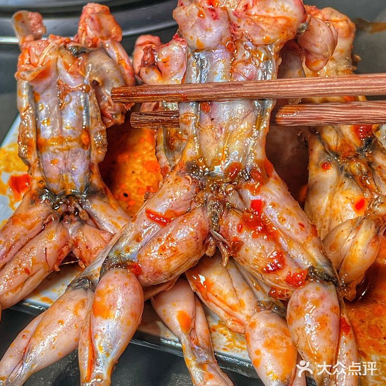 在深圳！！这家田鸡火锅我能吃一辈子！嘎嘎香