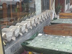 露天位-临街徽菜馆·正宗黄山味