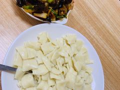 揪片子-明记汤揪片子炒面(红山市场特色美食街店)