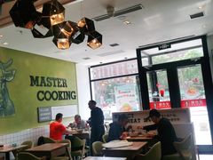 大堂-李先生牛肉面大王(营口大润发店)