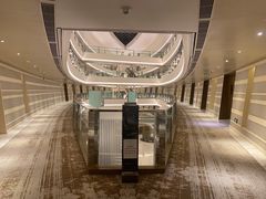 -上海滴水湖皇冠假日酒店