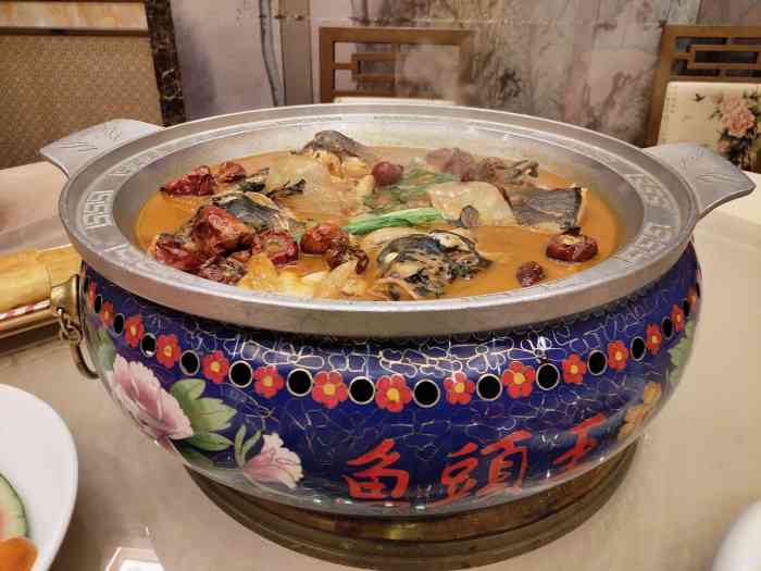 光明渔港(汇华店)-"菜价高,菜量少,点了一盘土豆排骨,基本看.
